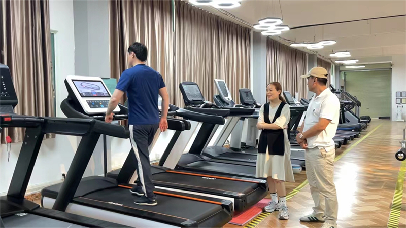 Ganas帮助哈萨克斯坦客户ERBOL克服健身器材挑战 (3).jpg